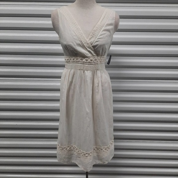 Old Navy Dresses & Skirts - Old Navy Dress Women's Size 2 Off White Sleeveless Embroidered Casual Cotton